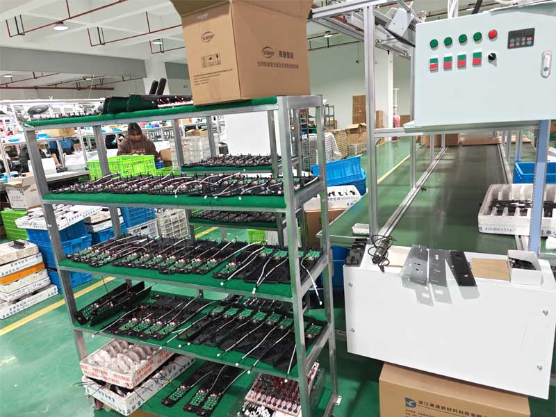 Well-known brand manufacturers visited the factory to discuss cooperation